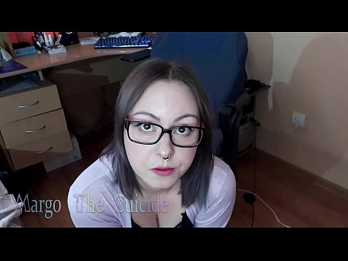 ❤️ Moza sexy con lentes chupa un consolador profundamente ante a cámara ❤❌ Vídeo de sexo a nós gl.tusar.top ️❤